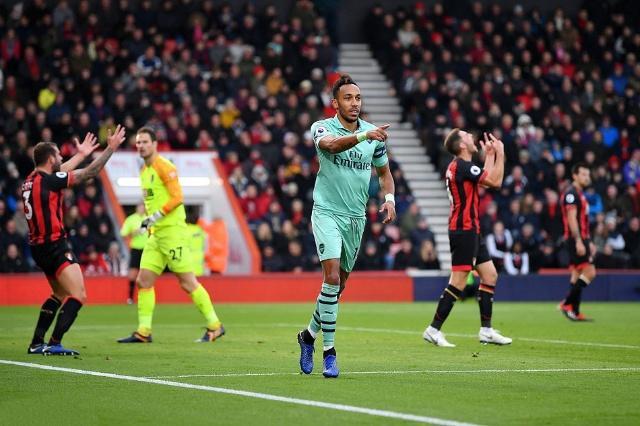  阿森纳连续十场不败，史密斯罗当选最佳  