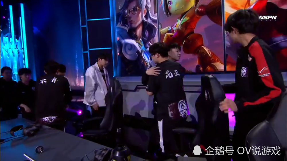  沙尔克零四复苏势头，客场抢分逃离降级区  