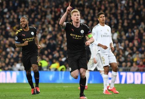  曼城德比战逆转曼联，蓝月亮捍卫榜首  